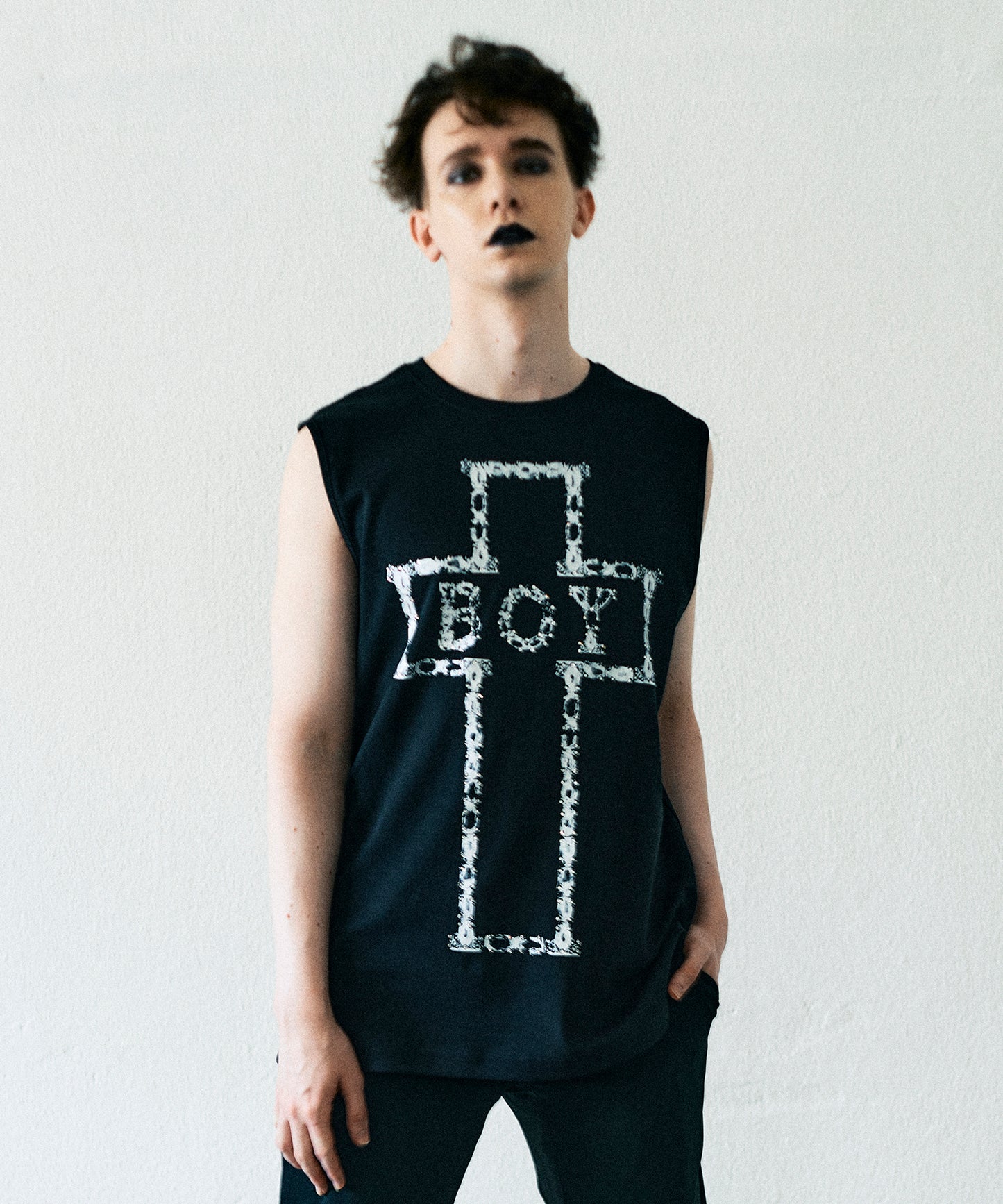 BOY CROSS MOTIFSLEEVELESS SHIRT BLACK【B232N0270102】