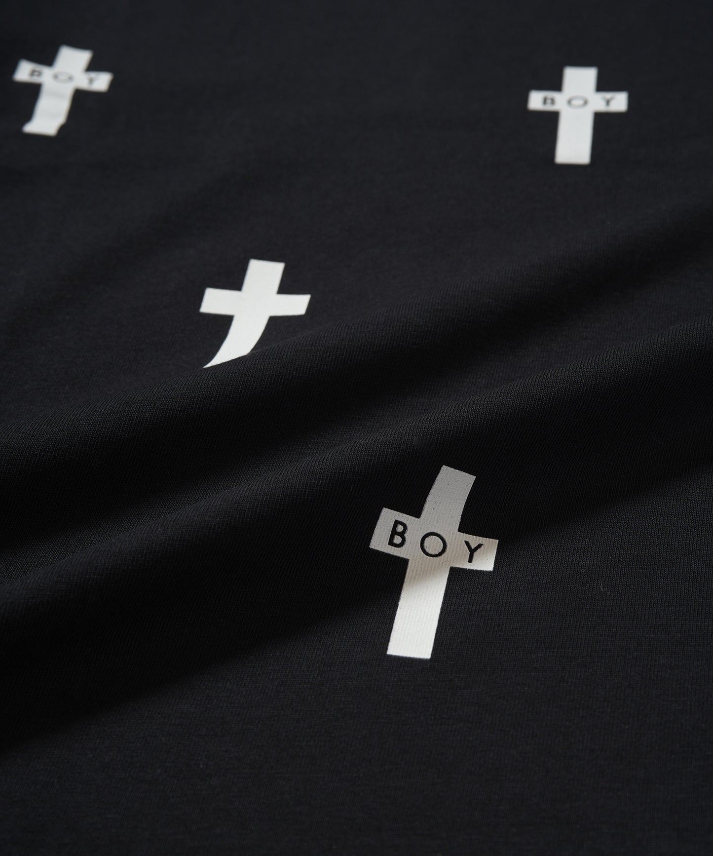 Small Cross Pattern TEE BLACK【B232N0173302】