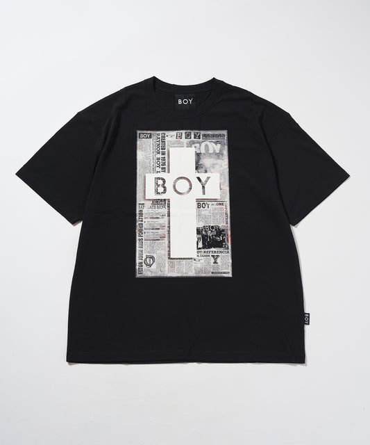 BOY Cross On Newspaper TEE BLACK【B232N0170102】