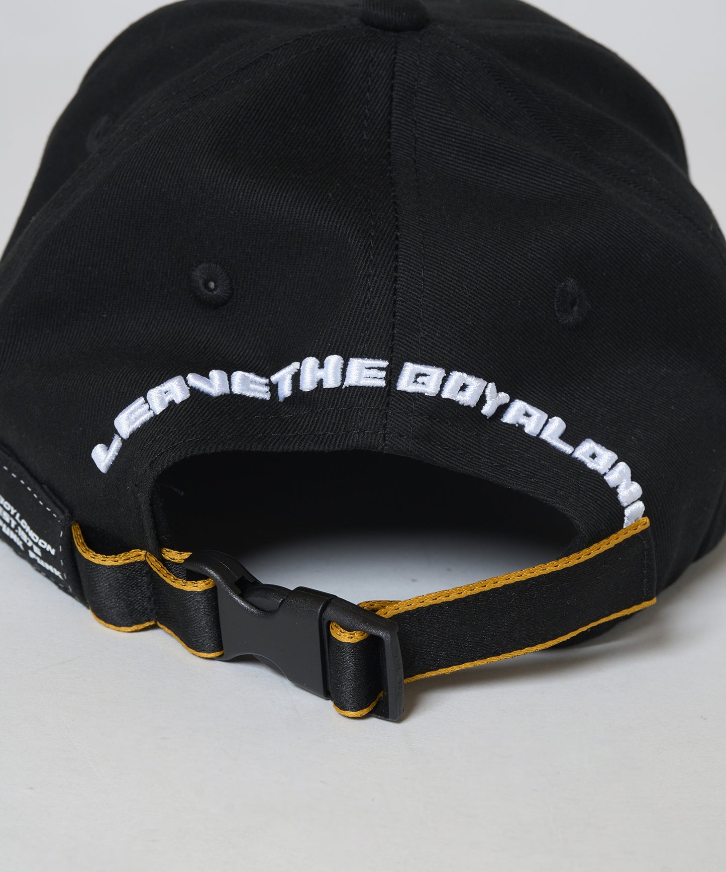 LEAVE THE BOY CAP BLACK【B233N9000402】