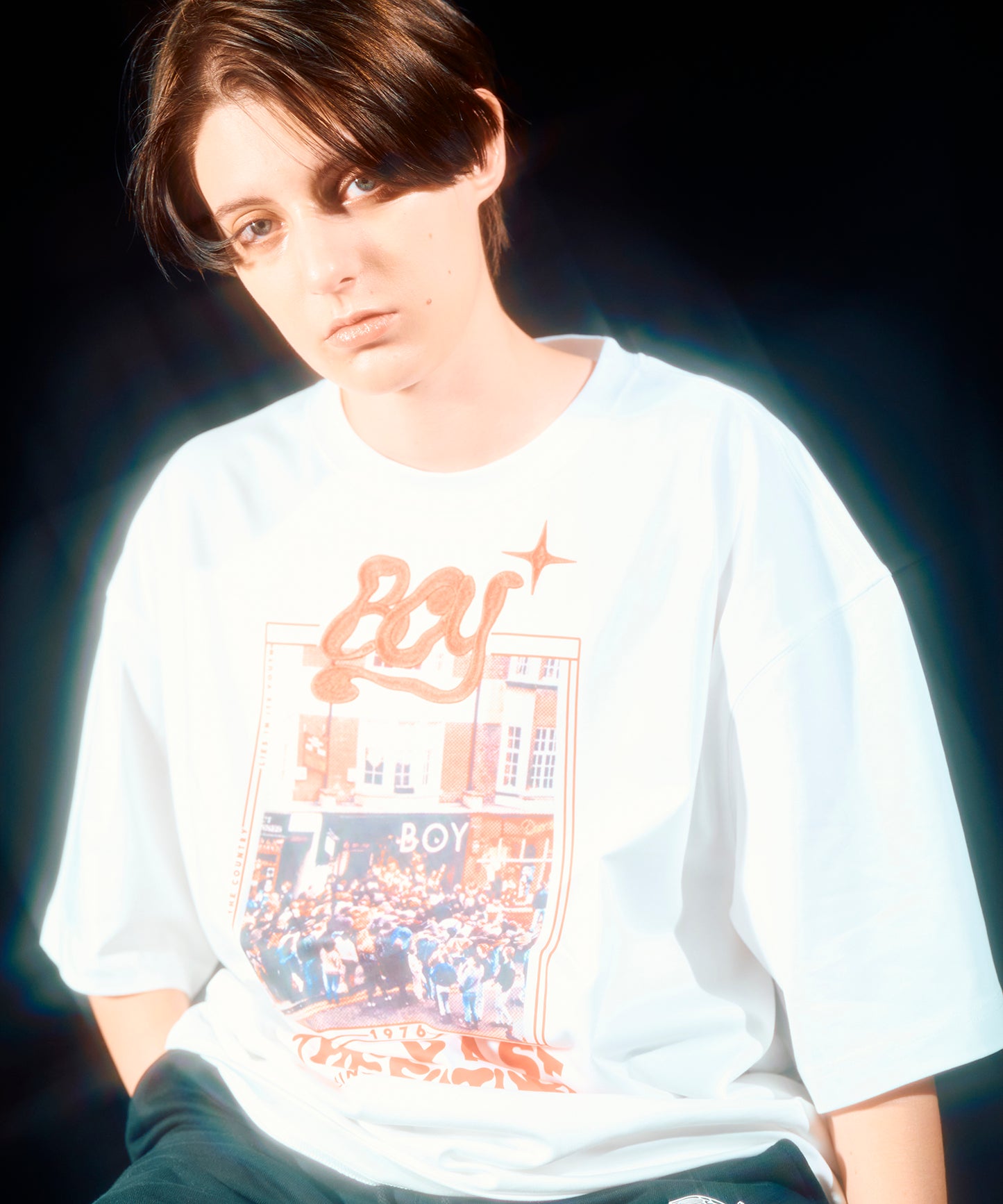 BOY 1976 THE PAST Photo TEE WHITE【B233N0170501】