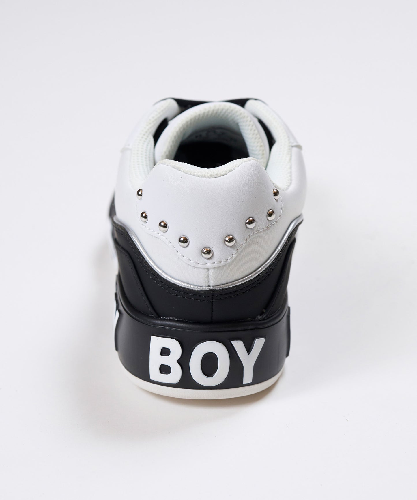BOY MONO STUDS SNEAKER【B233N7900901】