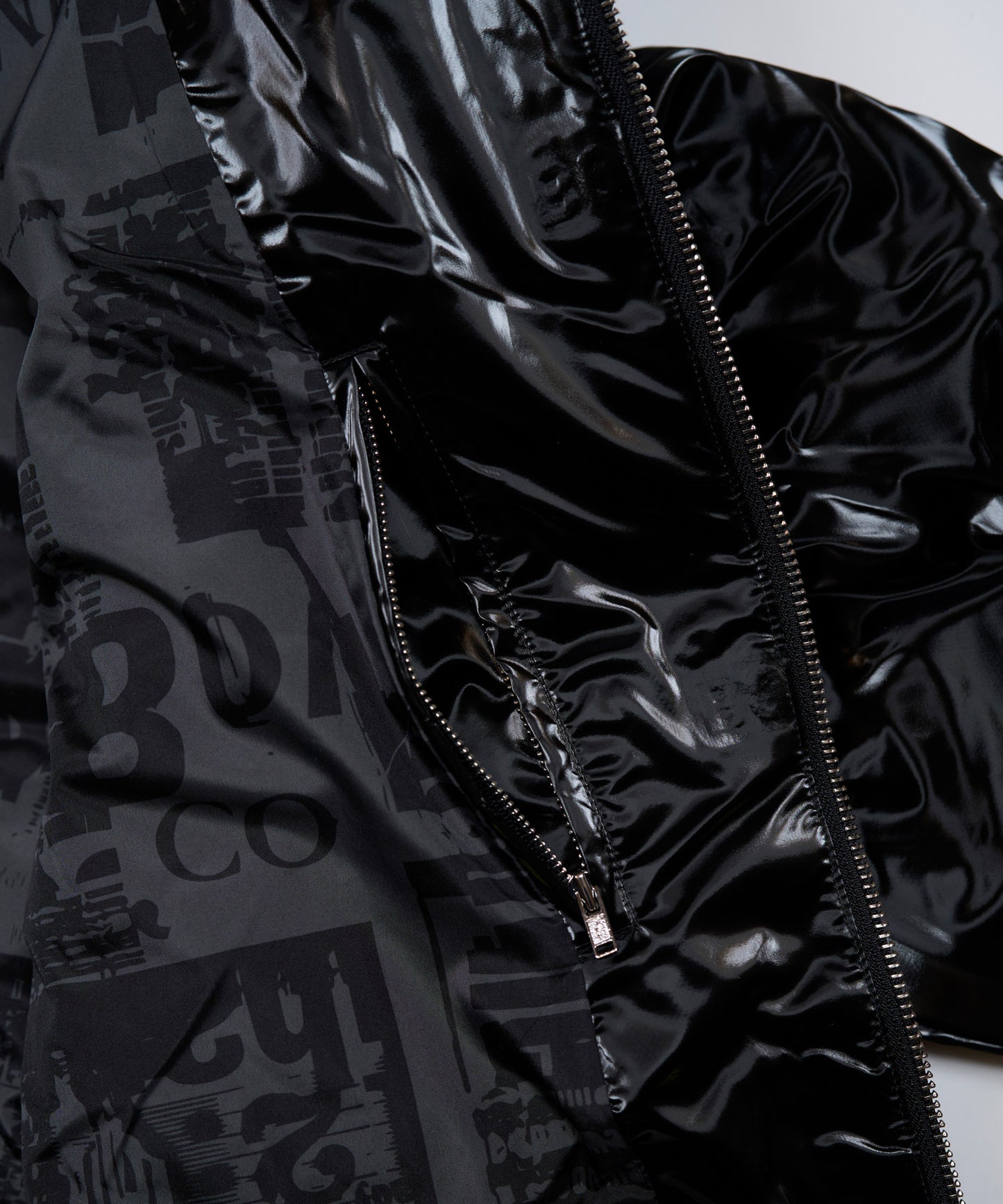 BOY LOGO GLOSSY DOWN BLOUSON BLACK【B233N2801302】