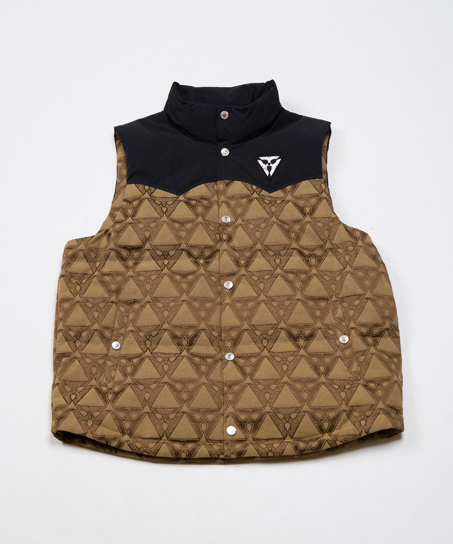 EAGLE TRIANGLE JACQUARD DOWN VEST KHAKI【B234N3000111】