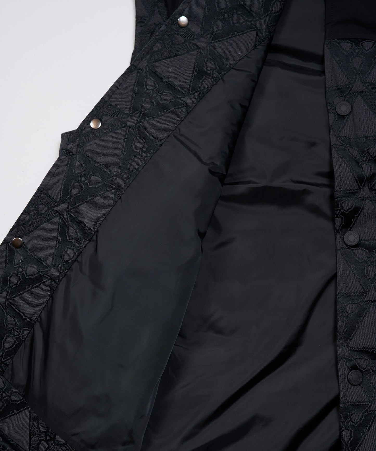 EAGLE TRIANGLE JACQUARD DOWN VEST BLACK【B234N3000102】