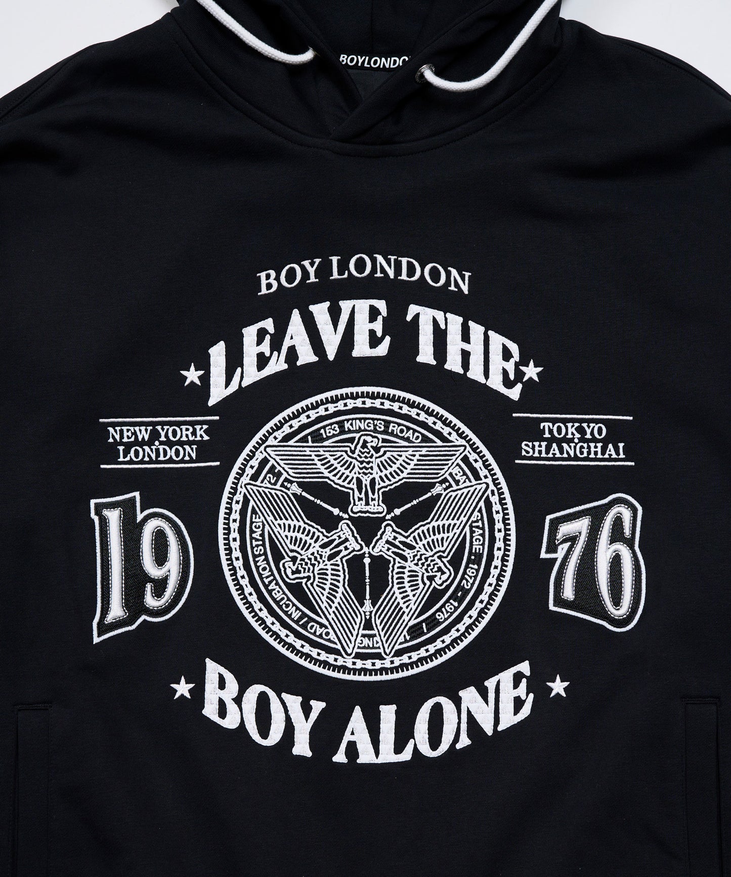 LEAVE THE BOY ALONE LOGO FOODIE PARKA BLACK【B234N0400102】