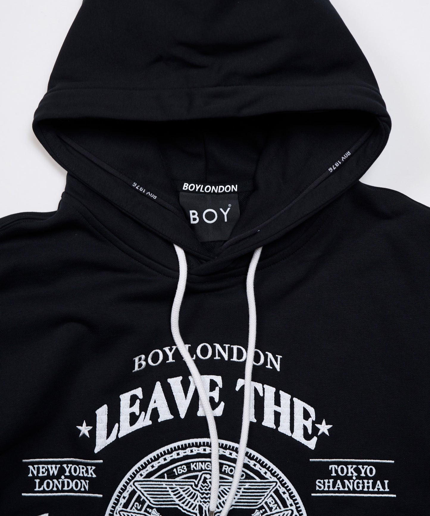 LEAVE THE BOY ALONE LOGO FOODIE PARKA BLACK【B234N0400102】