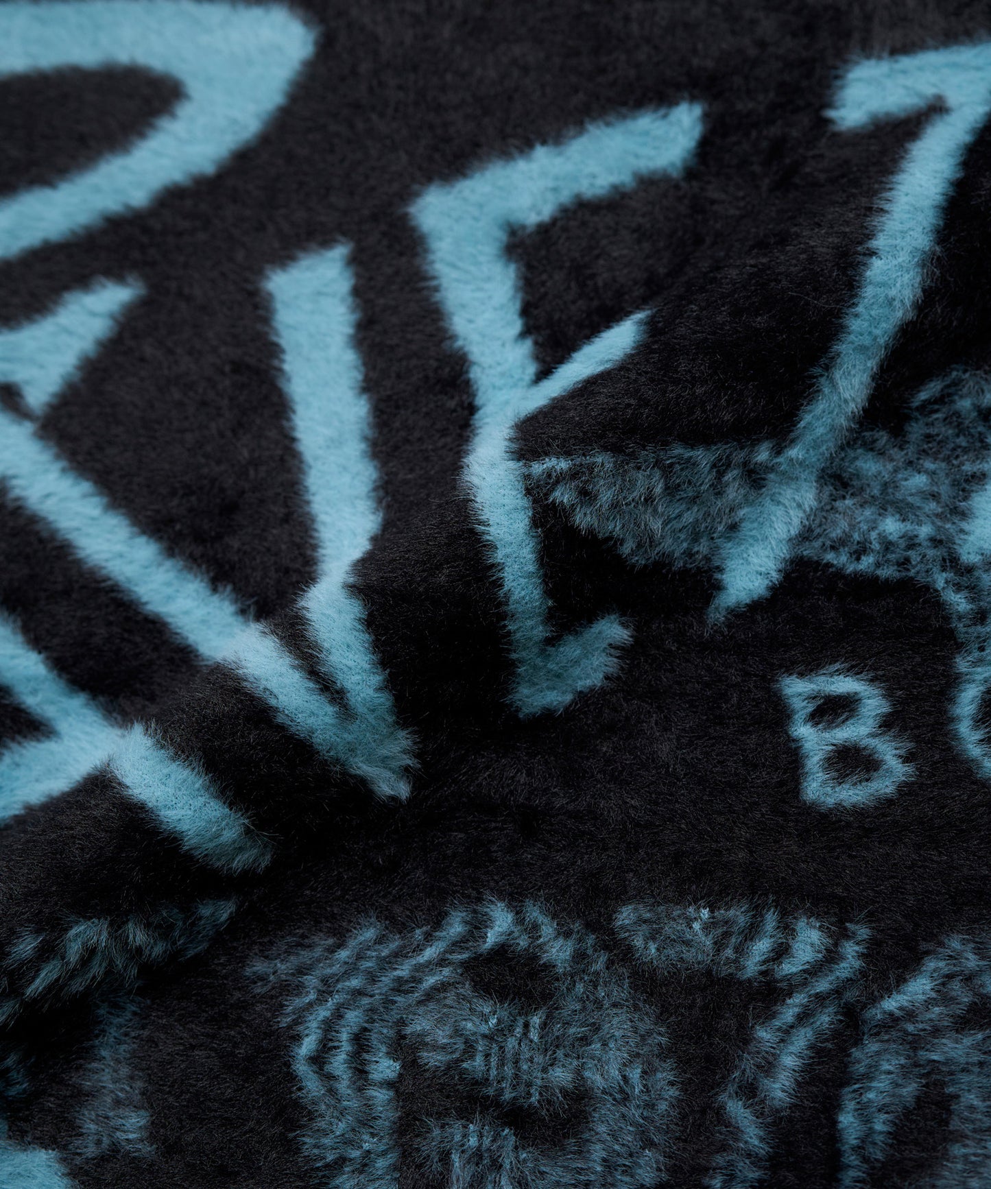 LEAVE THE BOY ALONE SHAGGY JACQUARD KNIT BLACK【B234N6070302】
