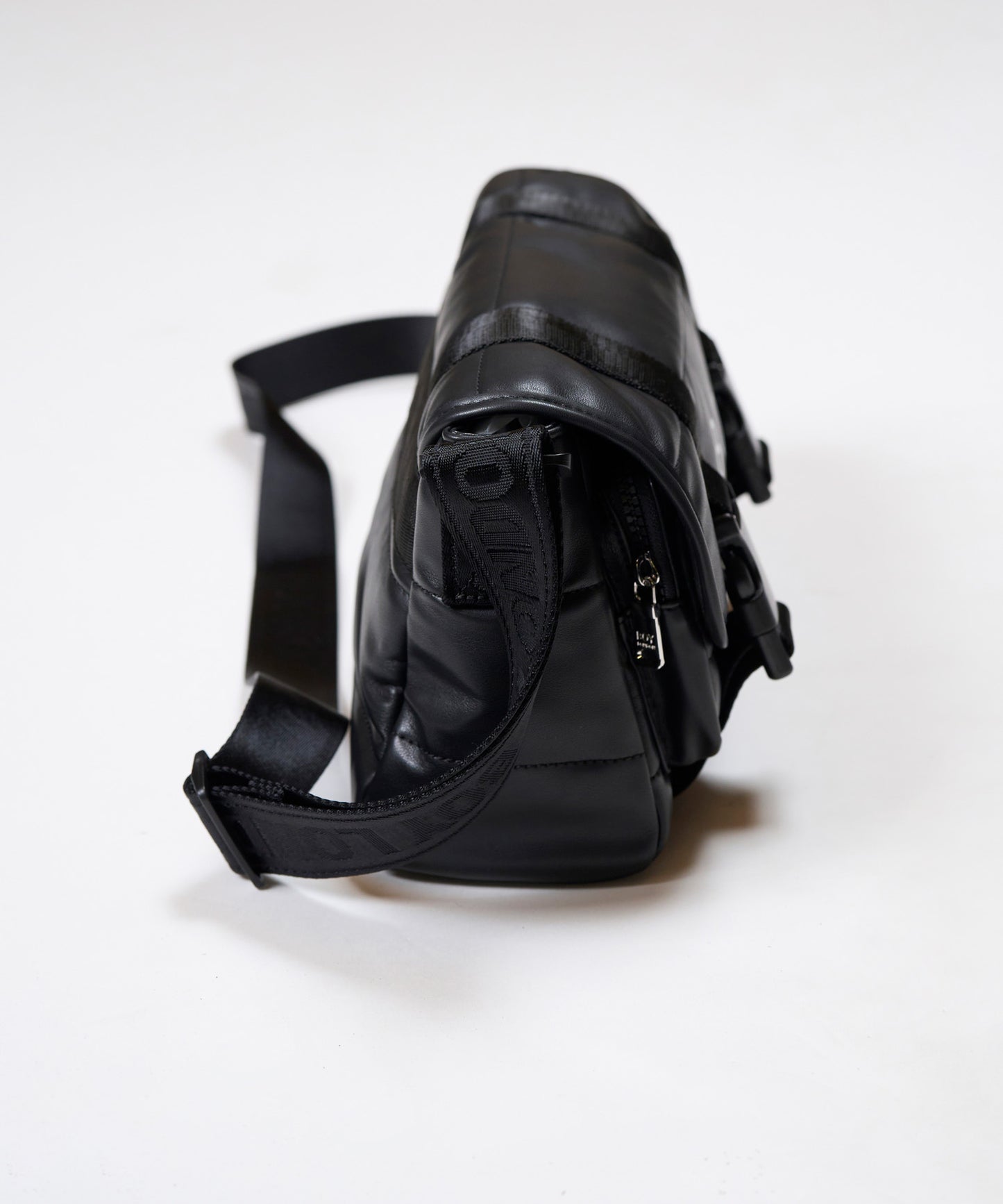 BOY LOGO SHOULDER BAG【B234N8500202】