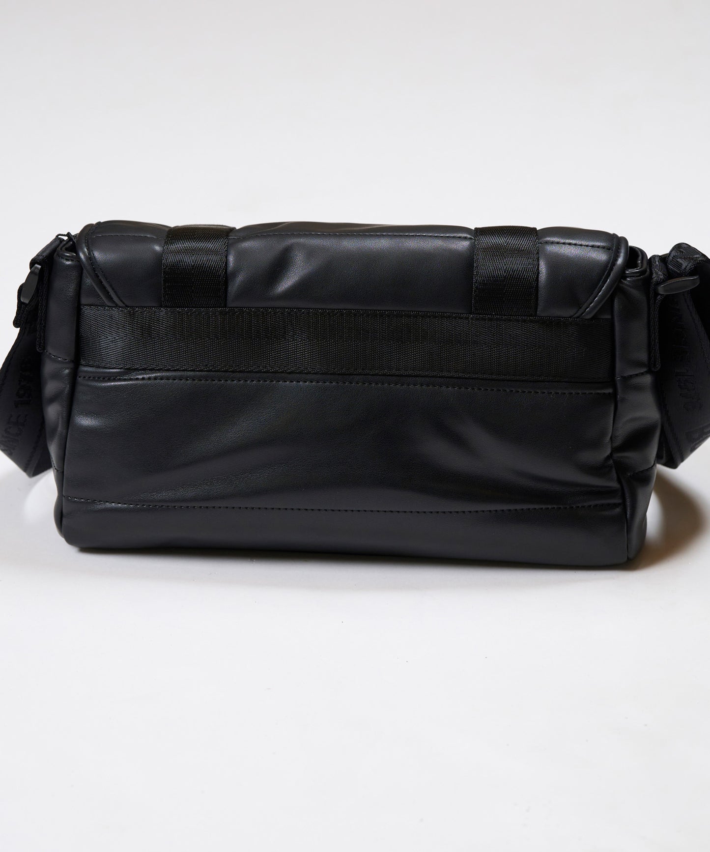BOY LOGO SHOULDER BAG【B234N8500202】
