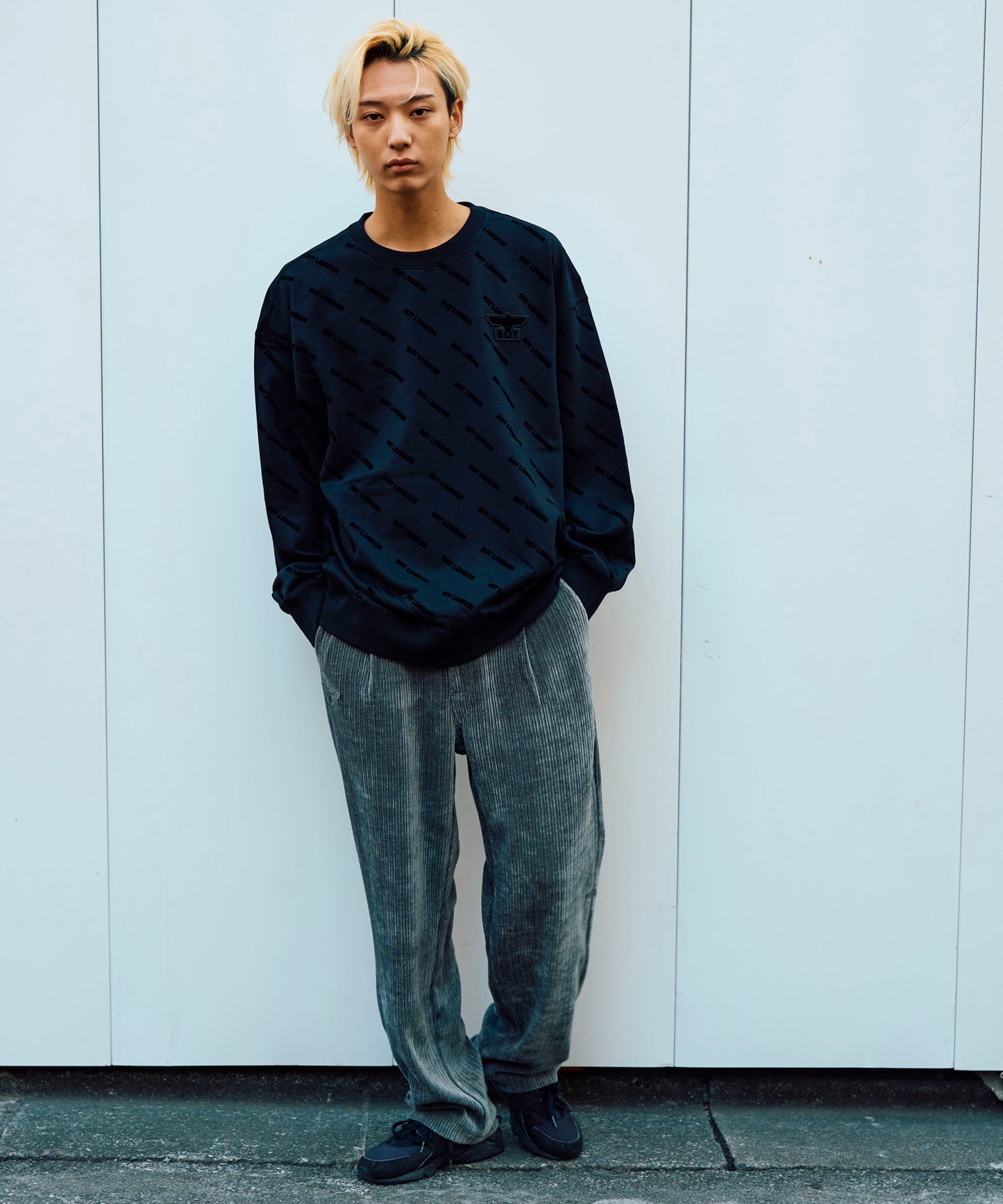 BOY FLOCKY CREW SWEAT BLACK【B233N0301002】