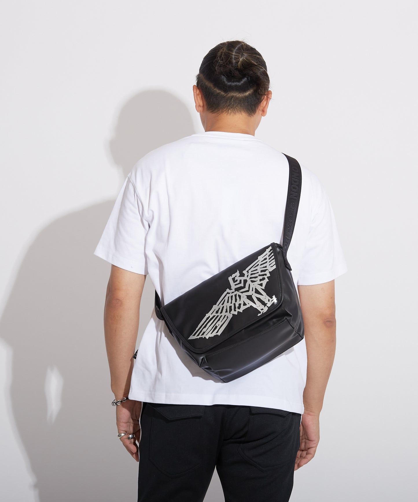 MINI MESSENGER BAG BLACK【B223N8501401】