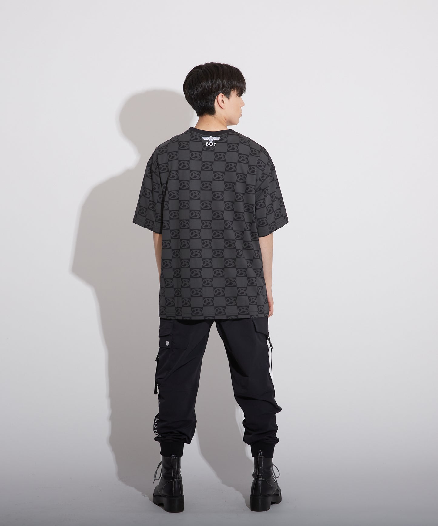 BOY LOGO PATTERNED TEE BLACK【B223N0101002】
