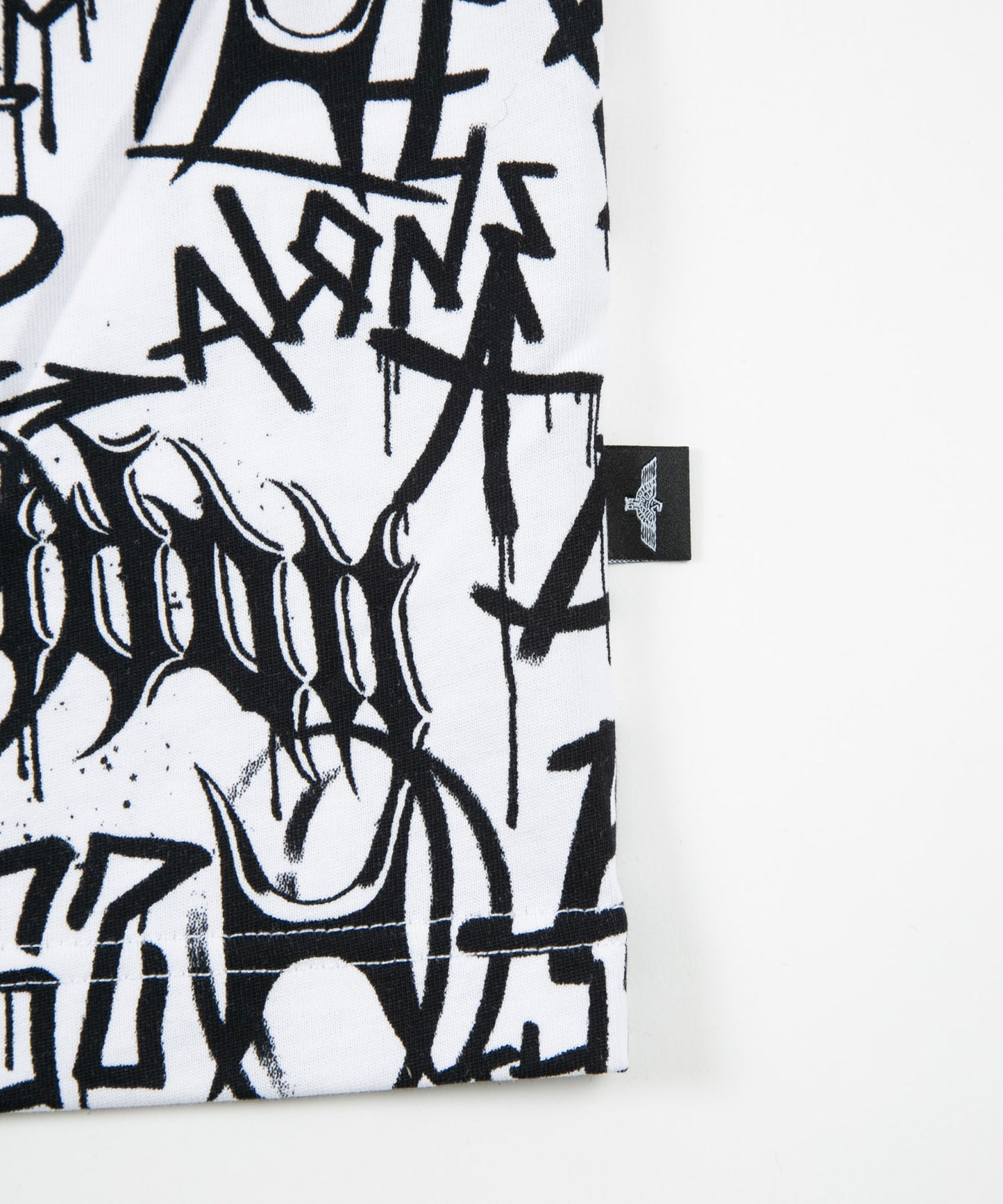 GRAFITTI PATTERN TEE WHITE【B231N0102001】