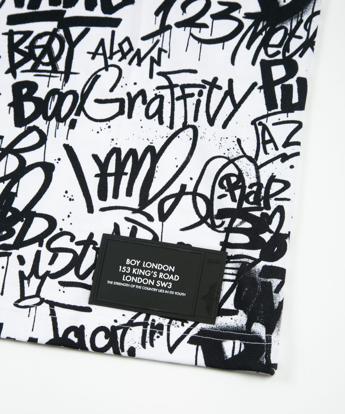 GRAFITTI PATTERN TEE WHITE【B231N0102001】