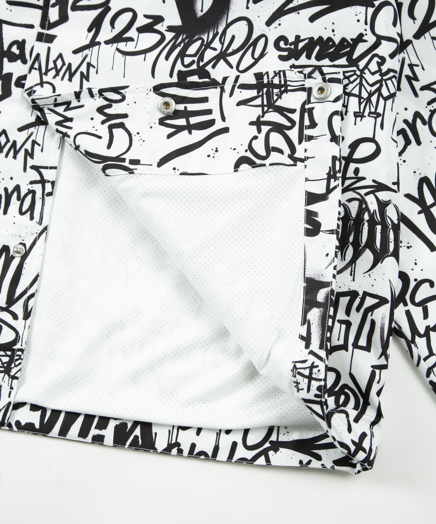 GRAFFITI COACH JACKET WHITE【B231N2300401】