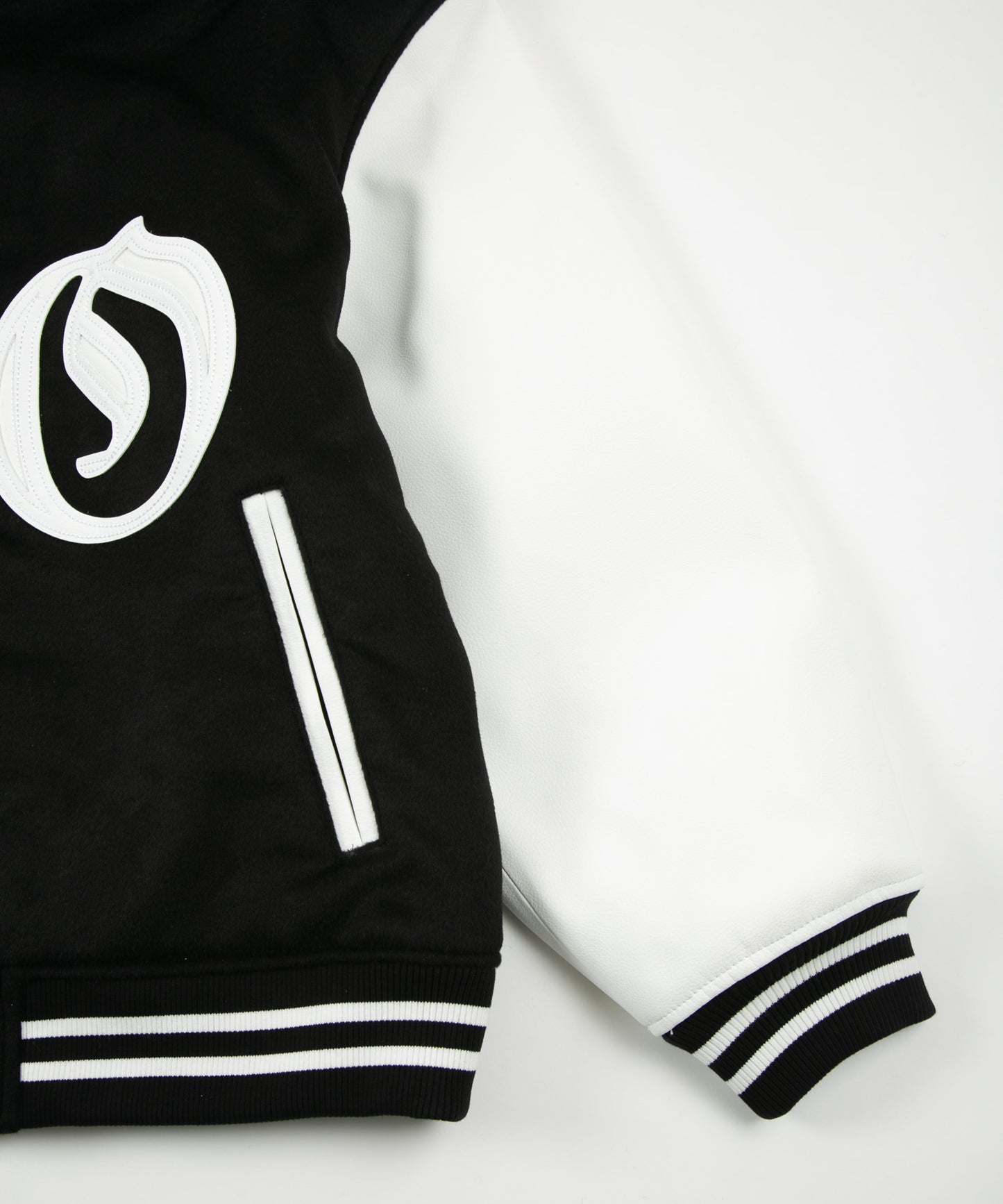 OVERSIZED STADIUM JACKET BLACK【B224M2970102】