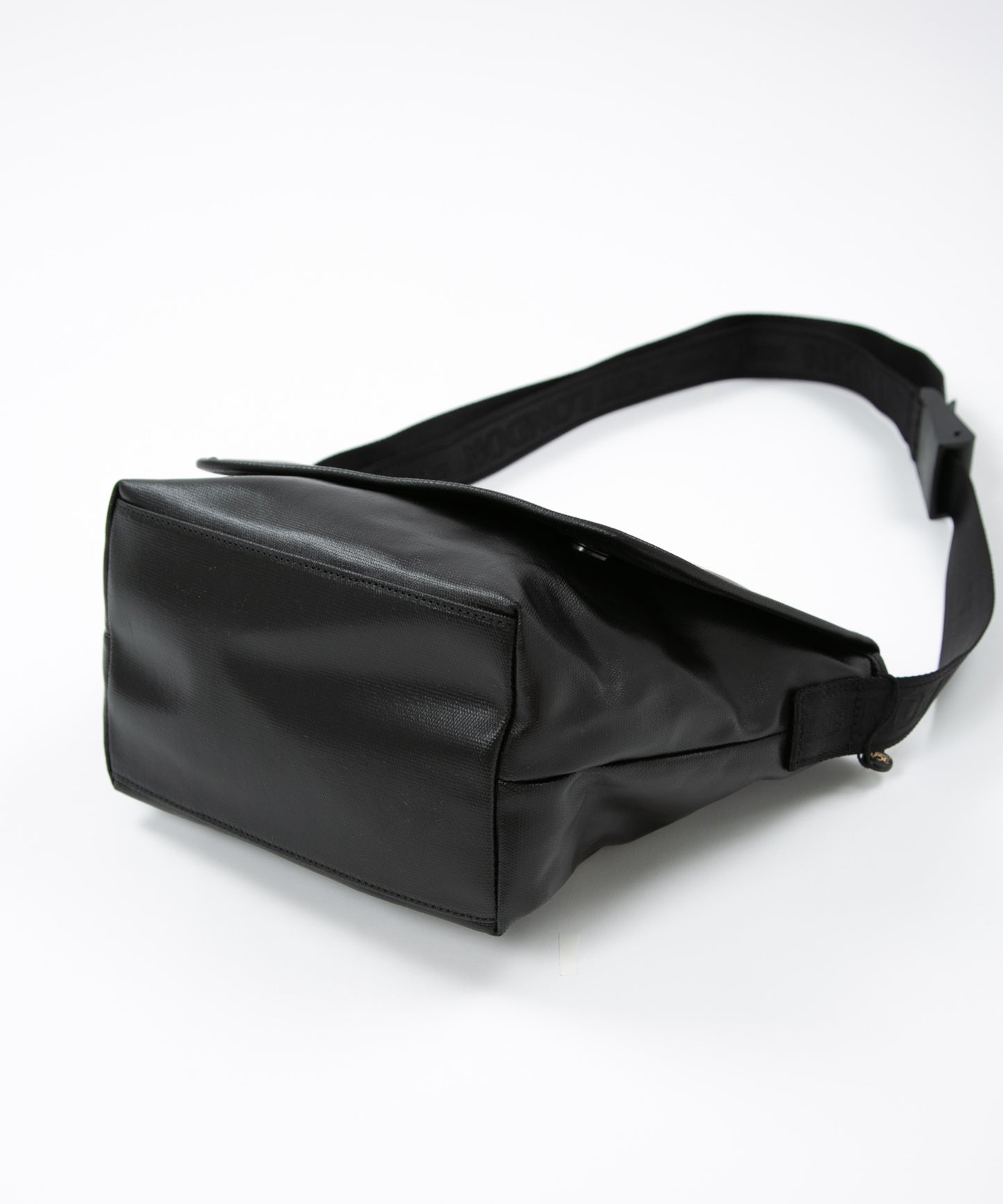 MINI MESSENGER BAG BLACK【B223N8501401】