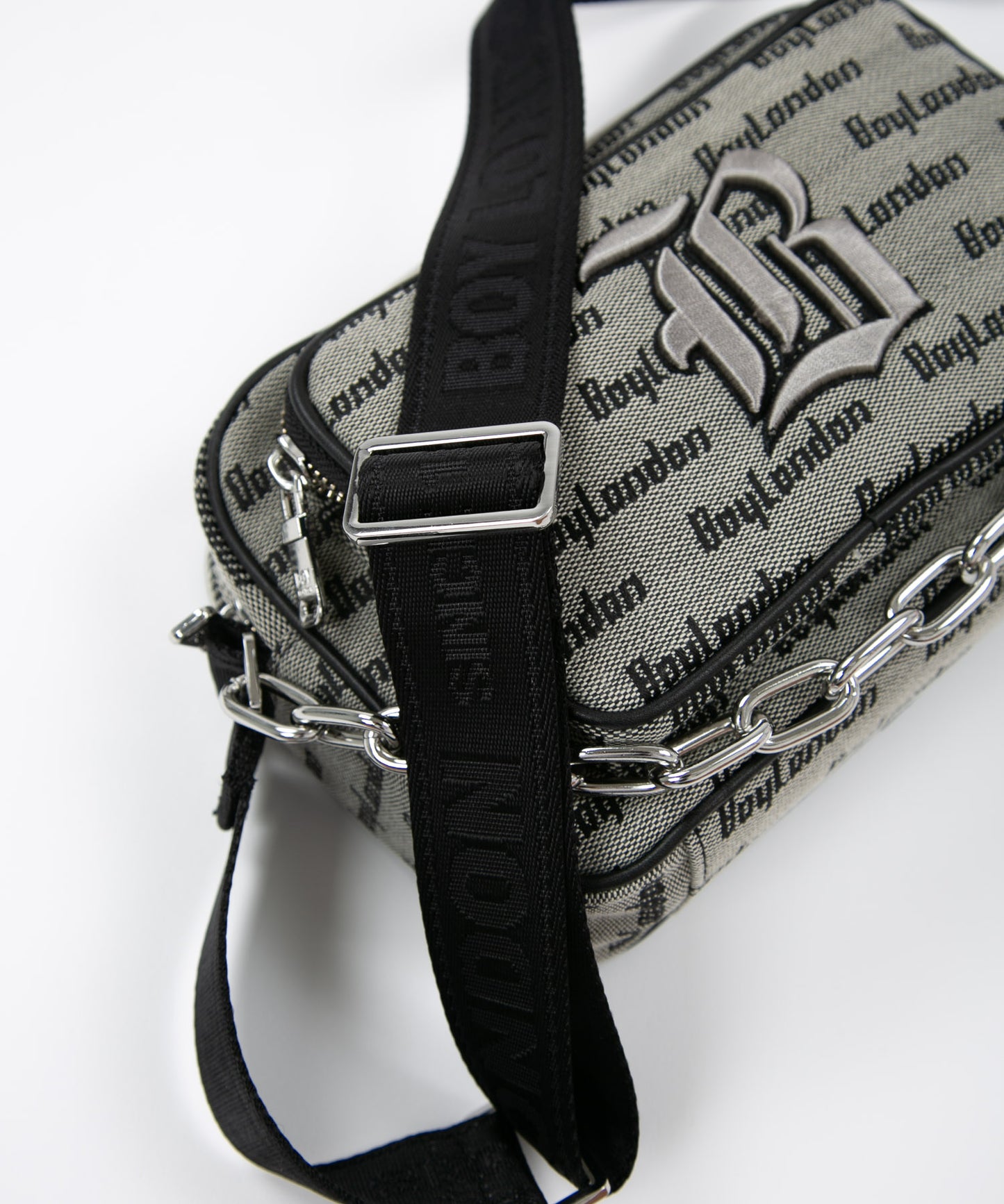 CHAIN DESIGN SHOULDER BAG GREY【B223N8500303】