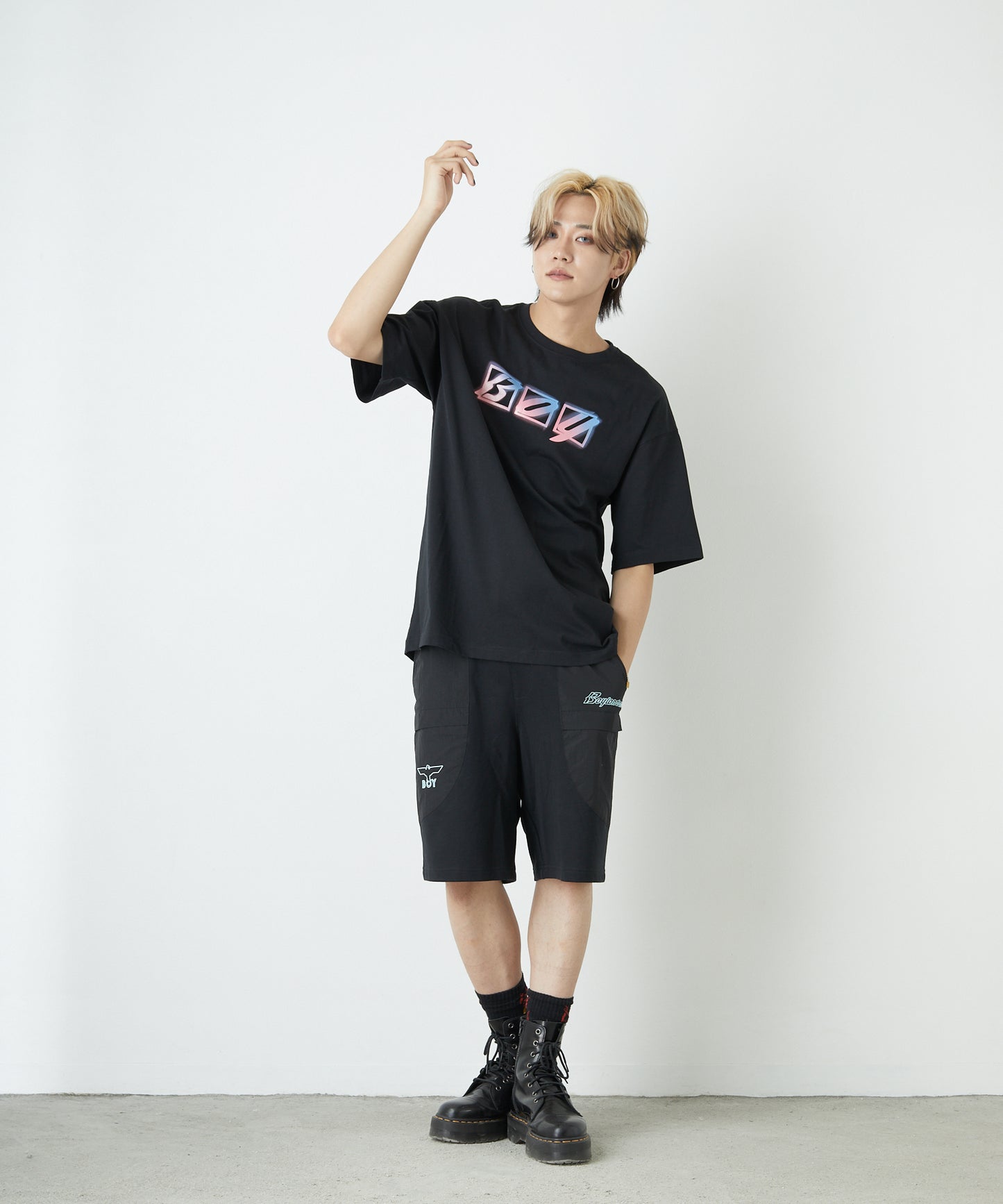 NEON LOGO T-SHIRTS BLACK【B222N0101202】