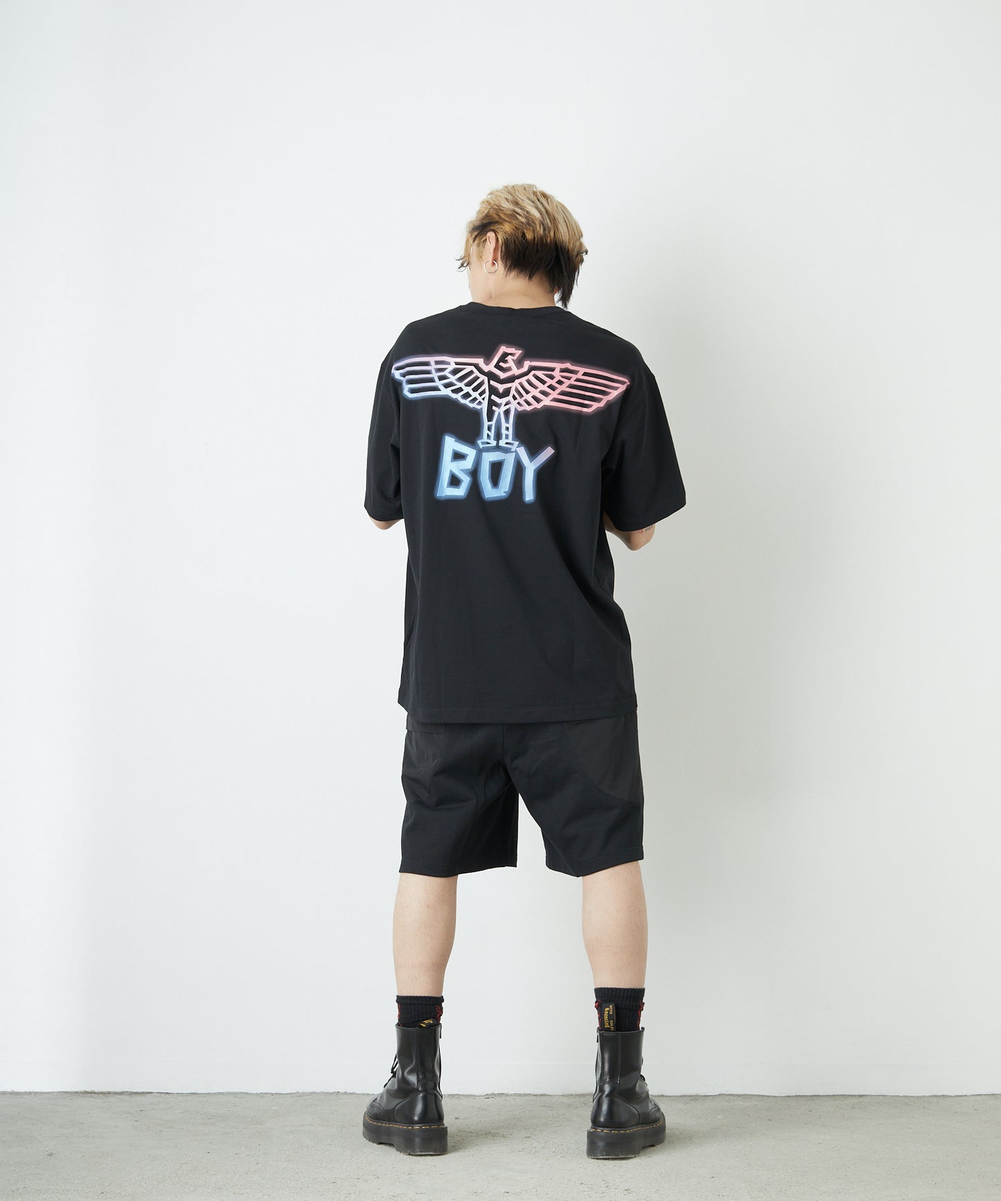 NEON LOGO T-SHIRTS BLACK【B222N0101202】