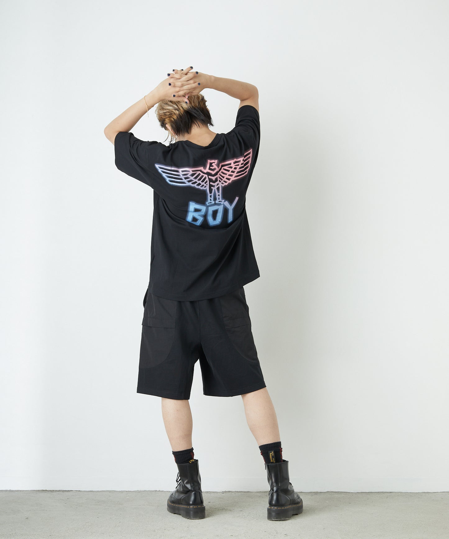 NEON LOGO T-SHIRTS BLACK【B222N0101202】