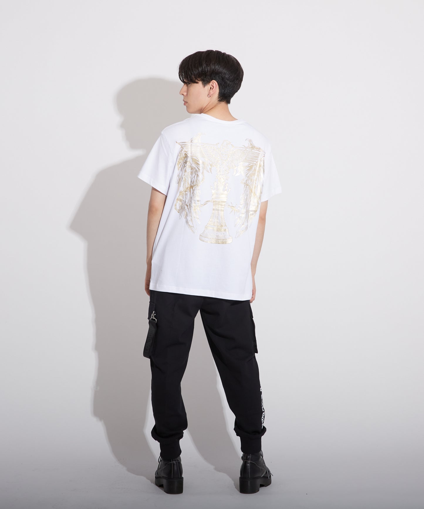 METALLIC BACK PRINT TEE WHITE【B223N0100401】