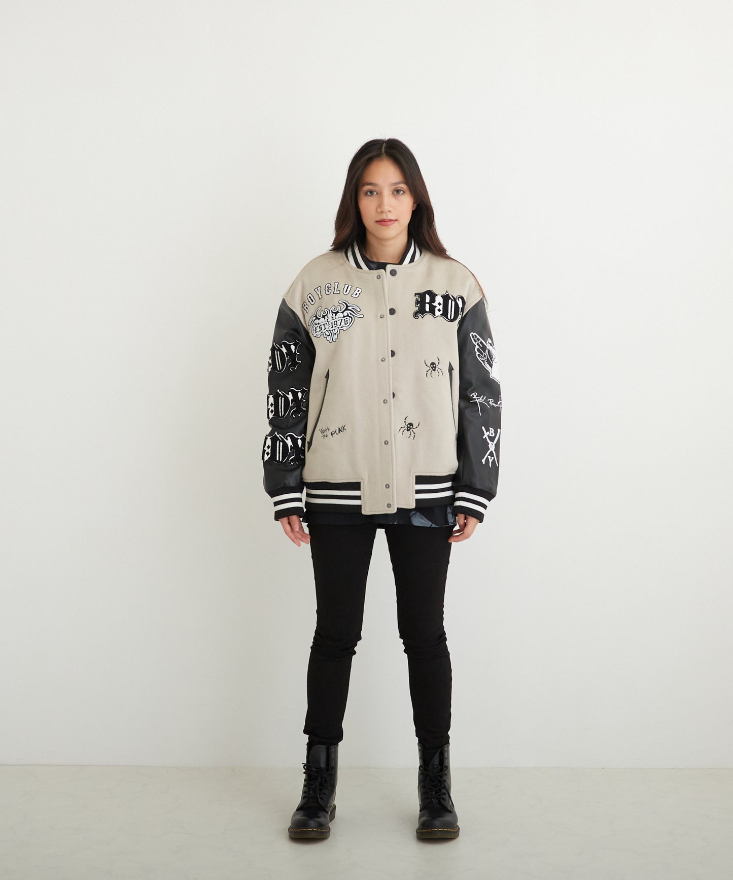 EMBROIDERY PATCH STADIUM JACKET GREY【B224M2970308】