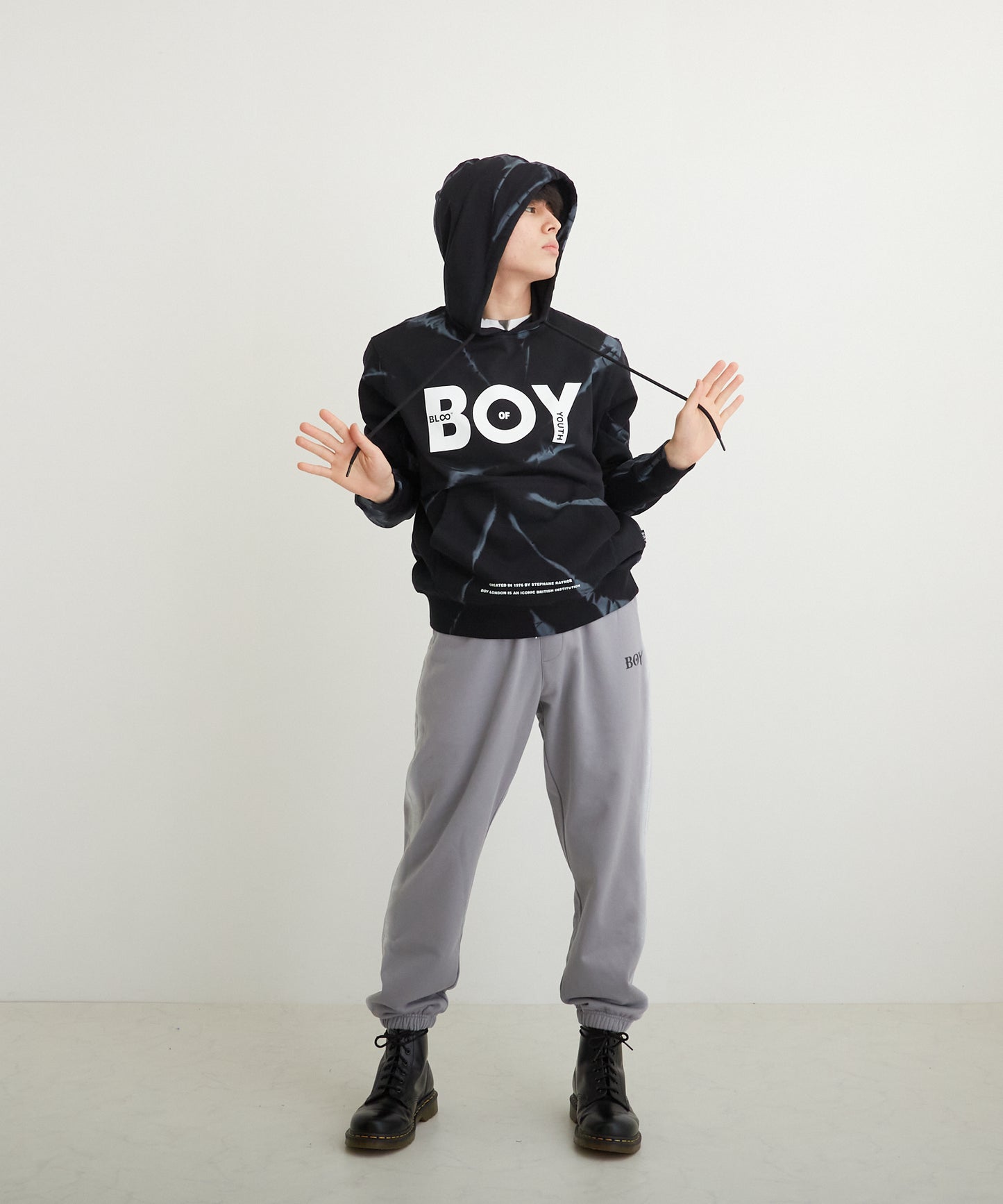 TIE-DYE BOY PARKA BLACK【B223M0470202】