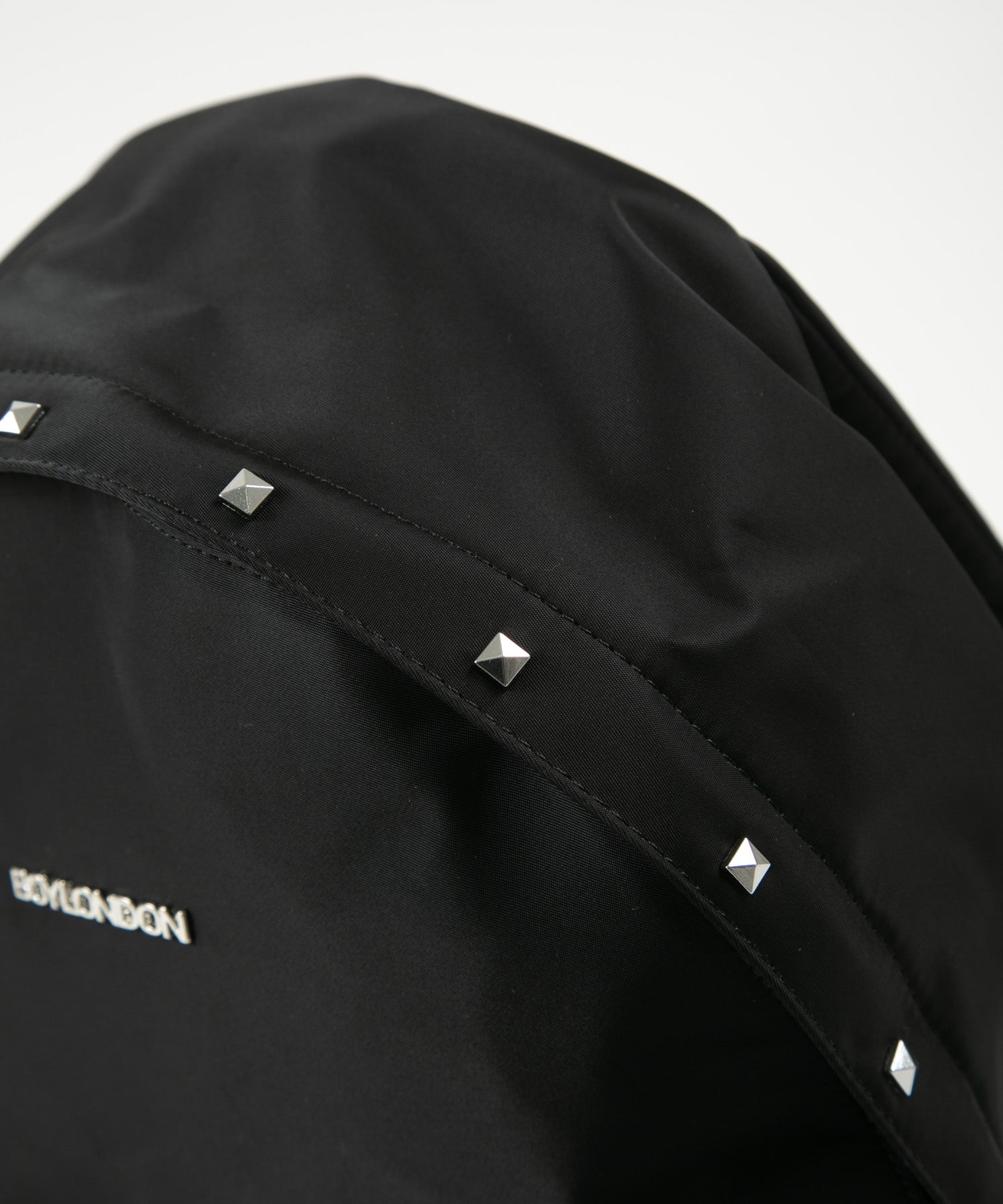 STUDS NYLON BACK PACK BLACK【B231N8500202】